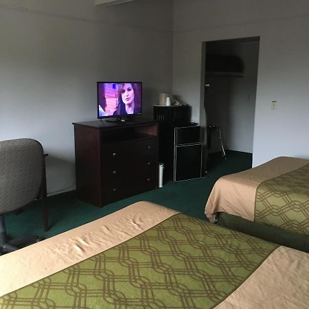 Rapids Inn & Suites Wisconsin Rapids Buitenkant foto