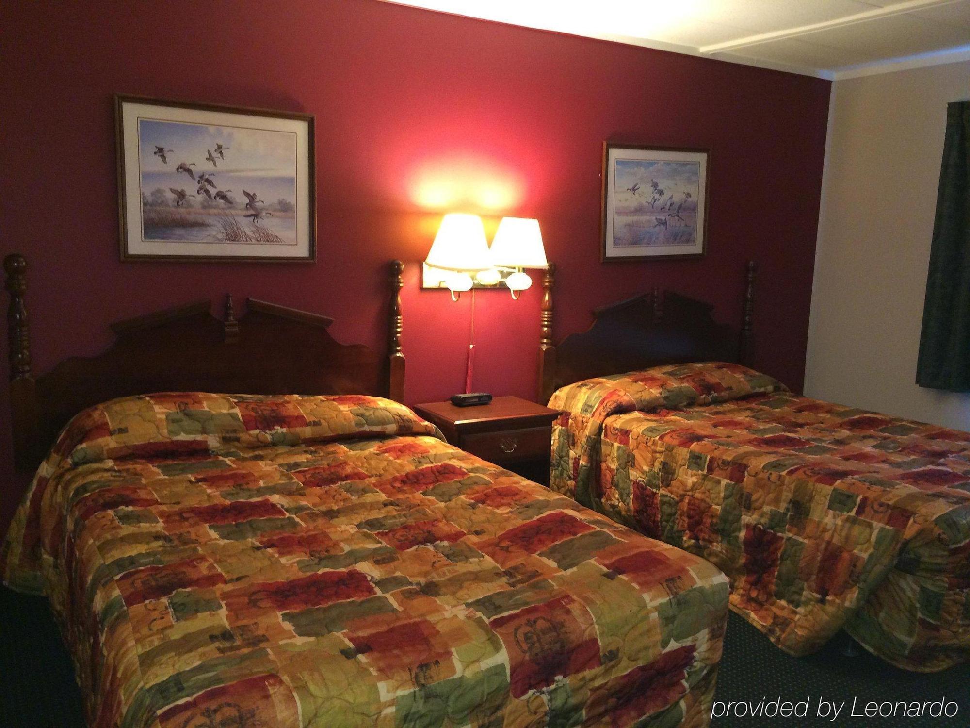 Rapids Inn & Suites Wisconsin Rapids Buitenkant foto