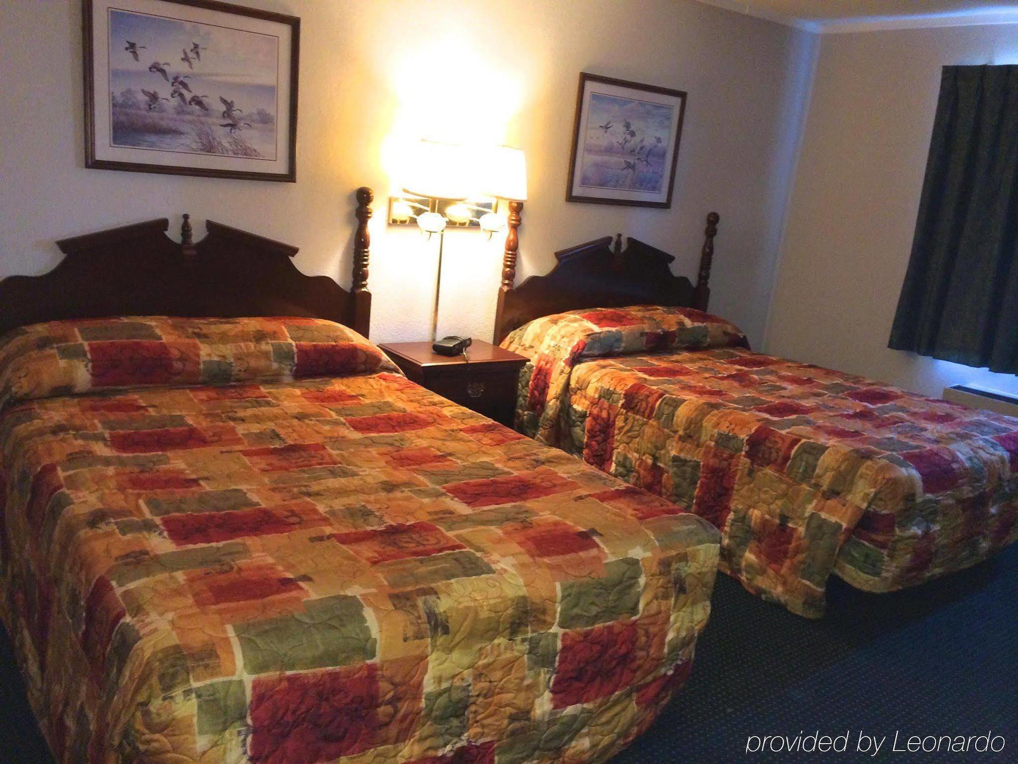 Rapids Inn & Suites Wisconsin Rapids Buitenkant foto