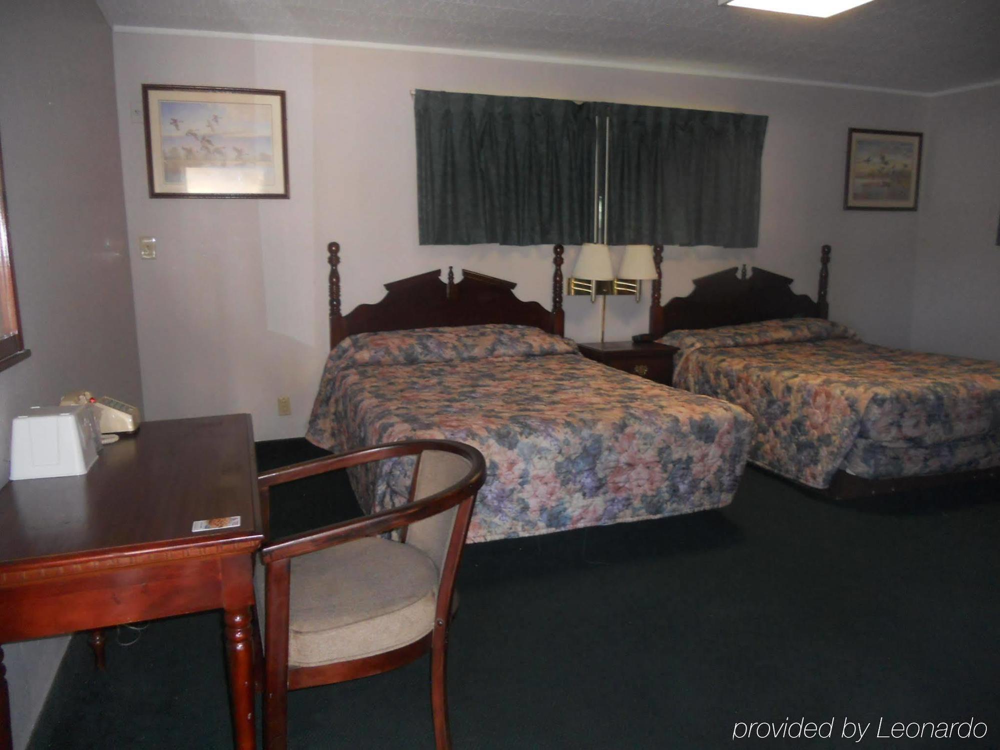 Rapids Inn & Suites Wisconsin Rapids Buitenkant foto