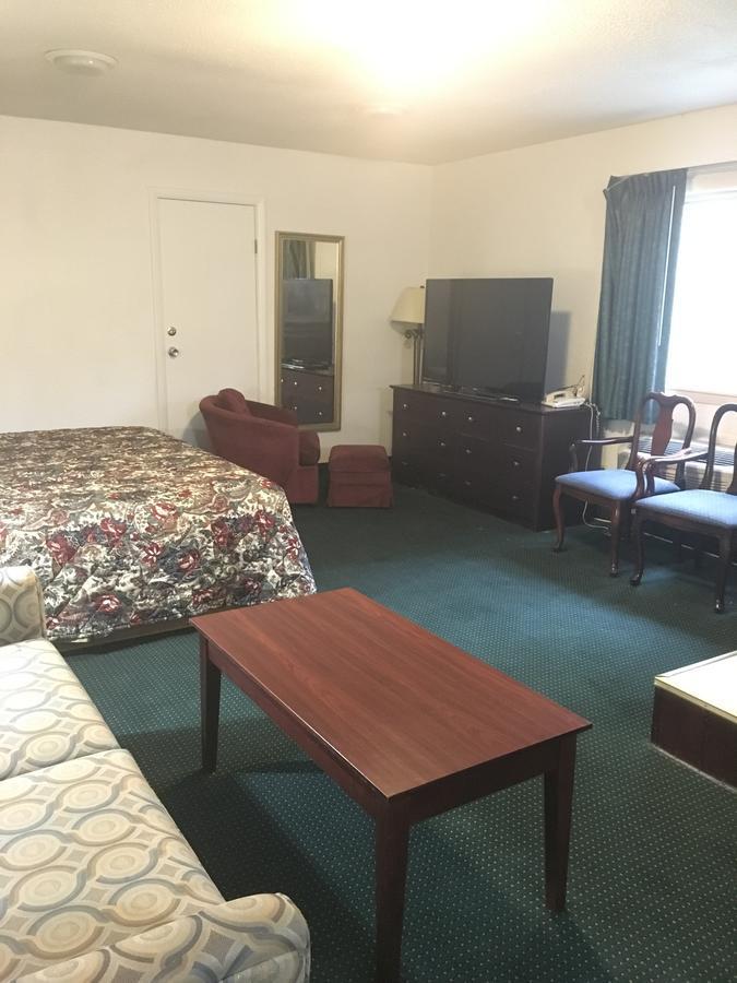 Rapids Inn & Suites Wisconsin Rapids Buitenkant foto